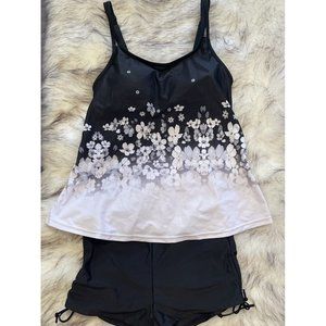 New Exclusive Everyday Womens 2 Piece Swimsuit Size XS New in Pack Black & White